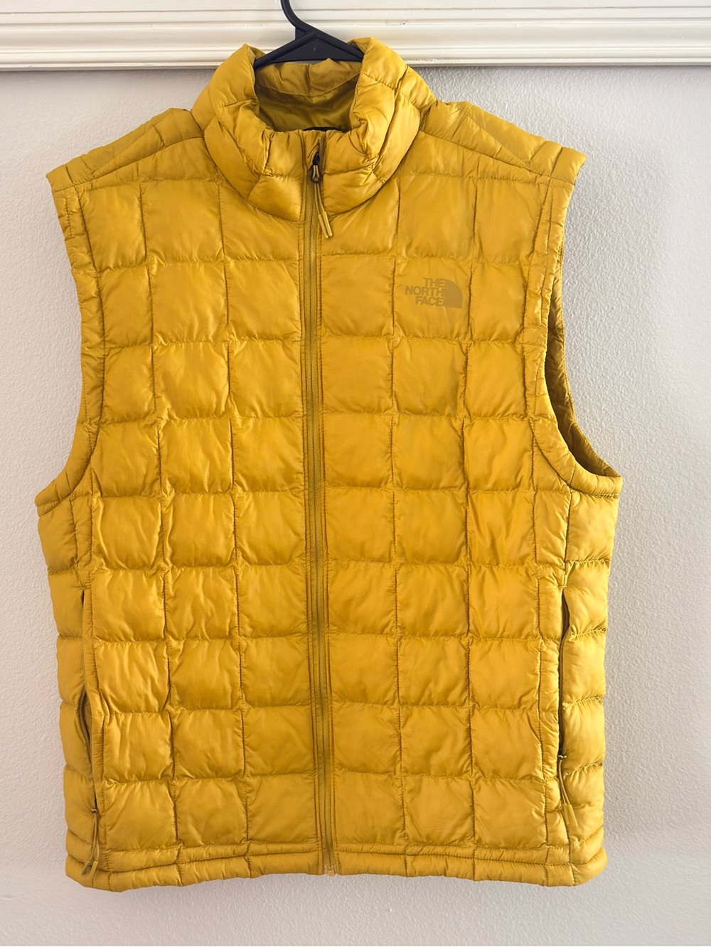 The North Face Men’s ThermoBall Eco Quilted Puffer Vest Yellow size Medium